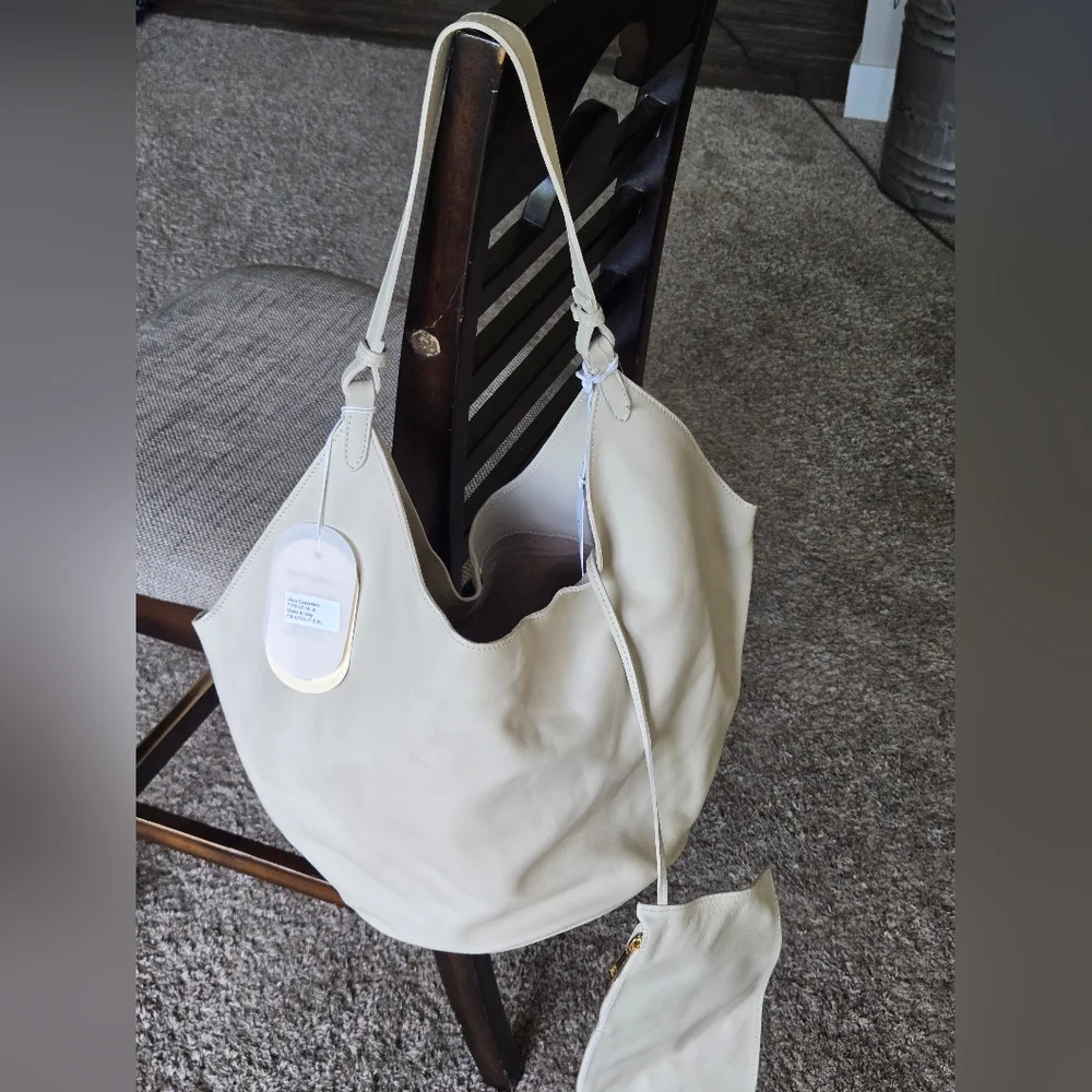 VIOLA CASTELLANI Made ln Italy Leather Hobo With Oval Bottom.Milky Ivory. NWT